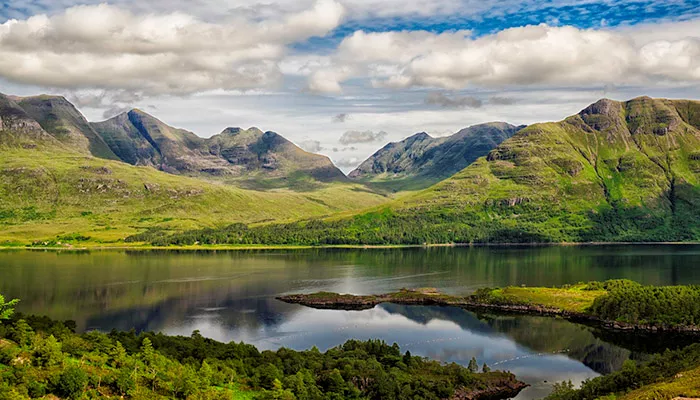 Mountain Range Lake