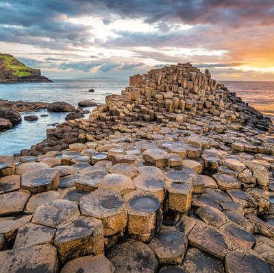 Giant's causeway, pathway of hexagonal pillars along the coastline in Bushmills, County Antrim, Northern Ireland